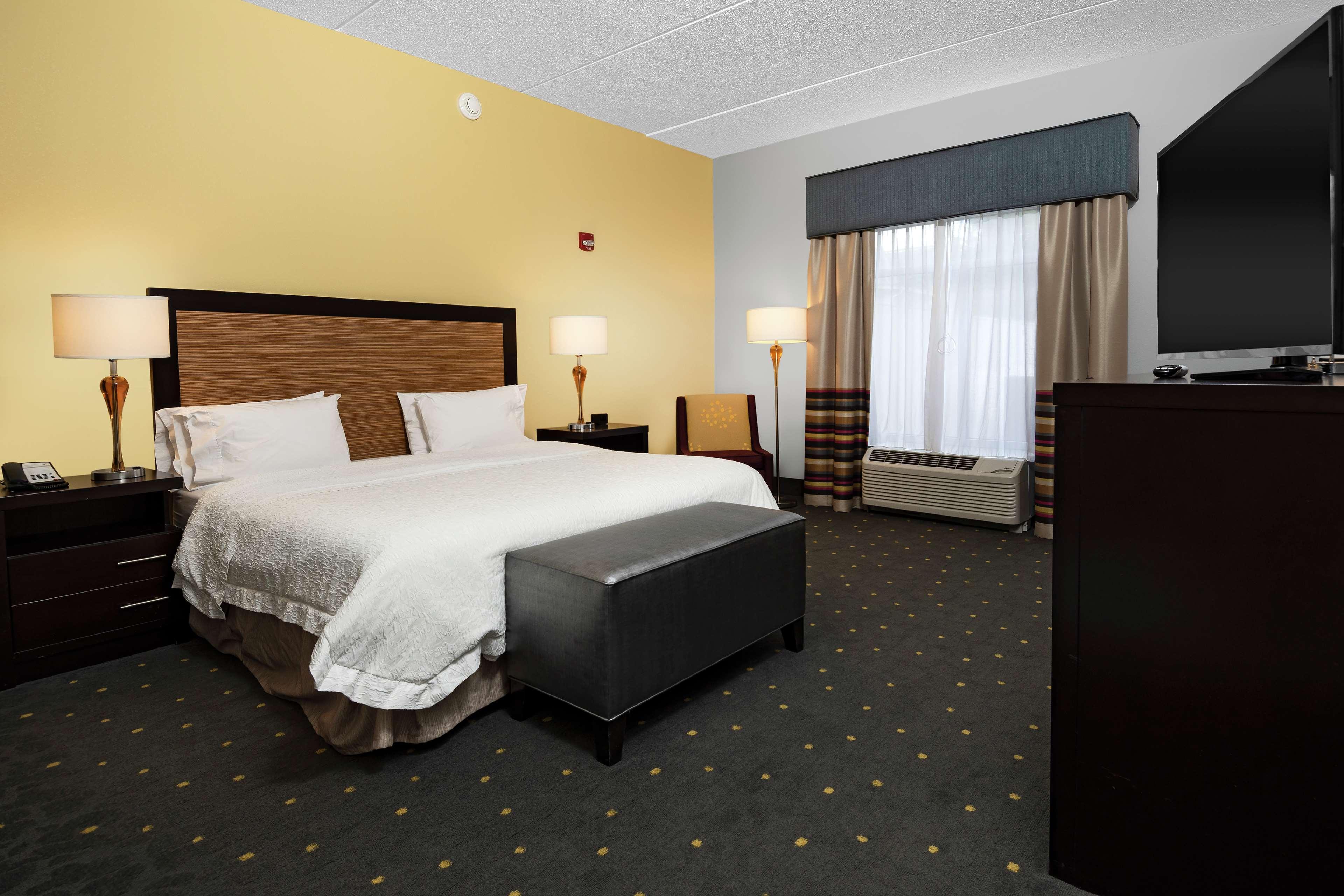 Hampton Inn & Suites - Raleigh Downtown Extérieur photo