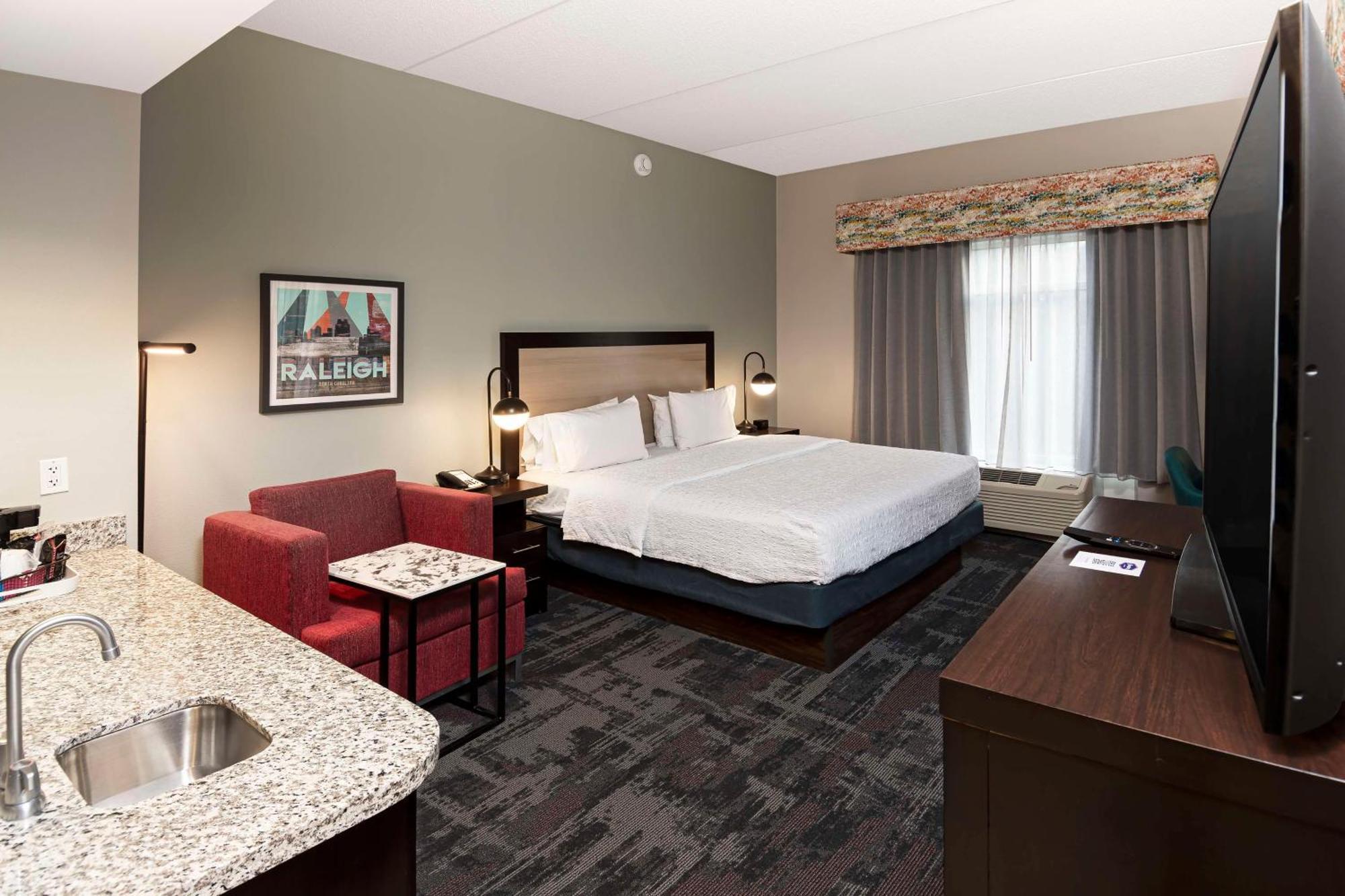 Hampton Inn & Suites - Raleigh Downtown Extérieur photo