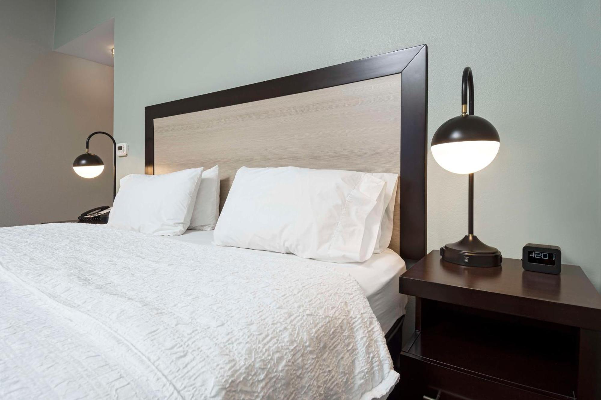 Hampton Inn & Suites - Raleigh Downtown Extérieur photo