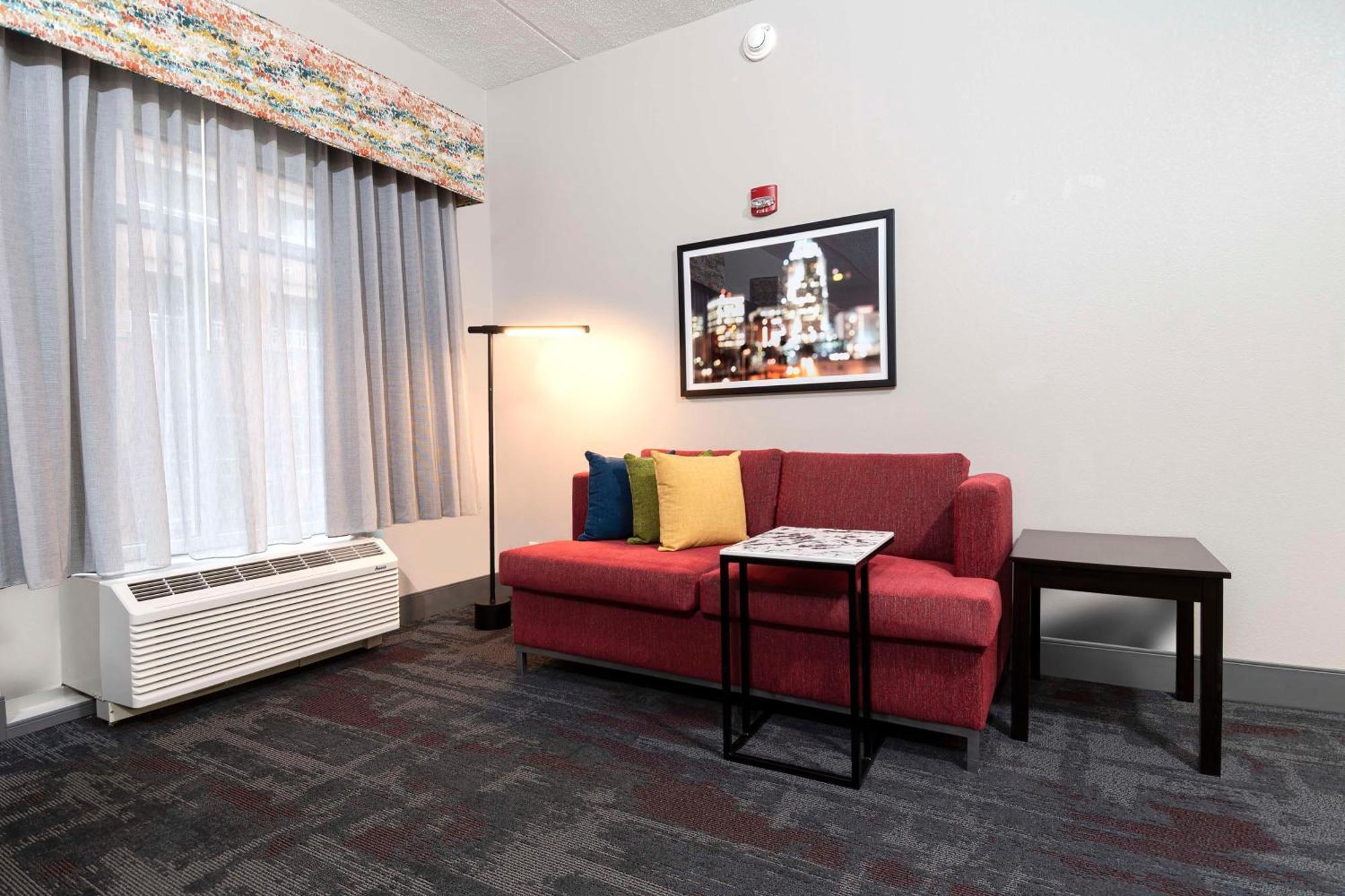 Hampton Inn & Suites - Raleigh Downtown Extérieur photo