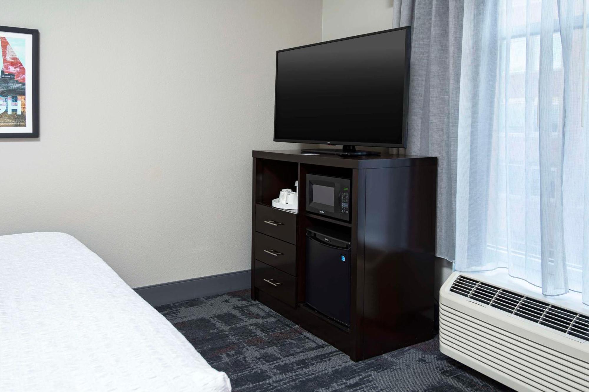 Hampton Inn & Suites - Raleigh Downtown Extérieur photo