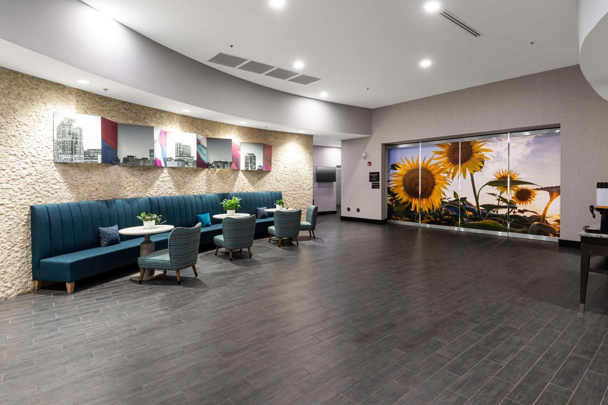 Hampton Inn & Suites - Raleigh Downtown Extérieur photo