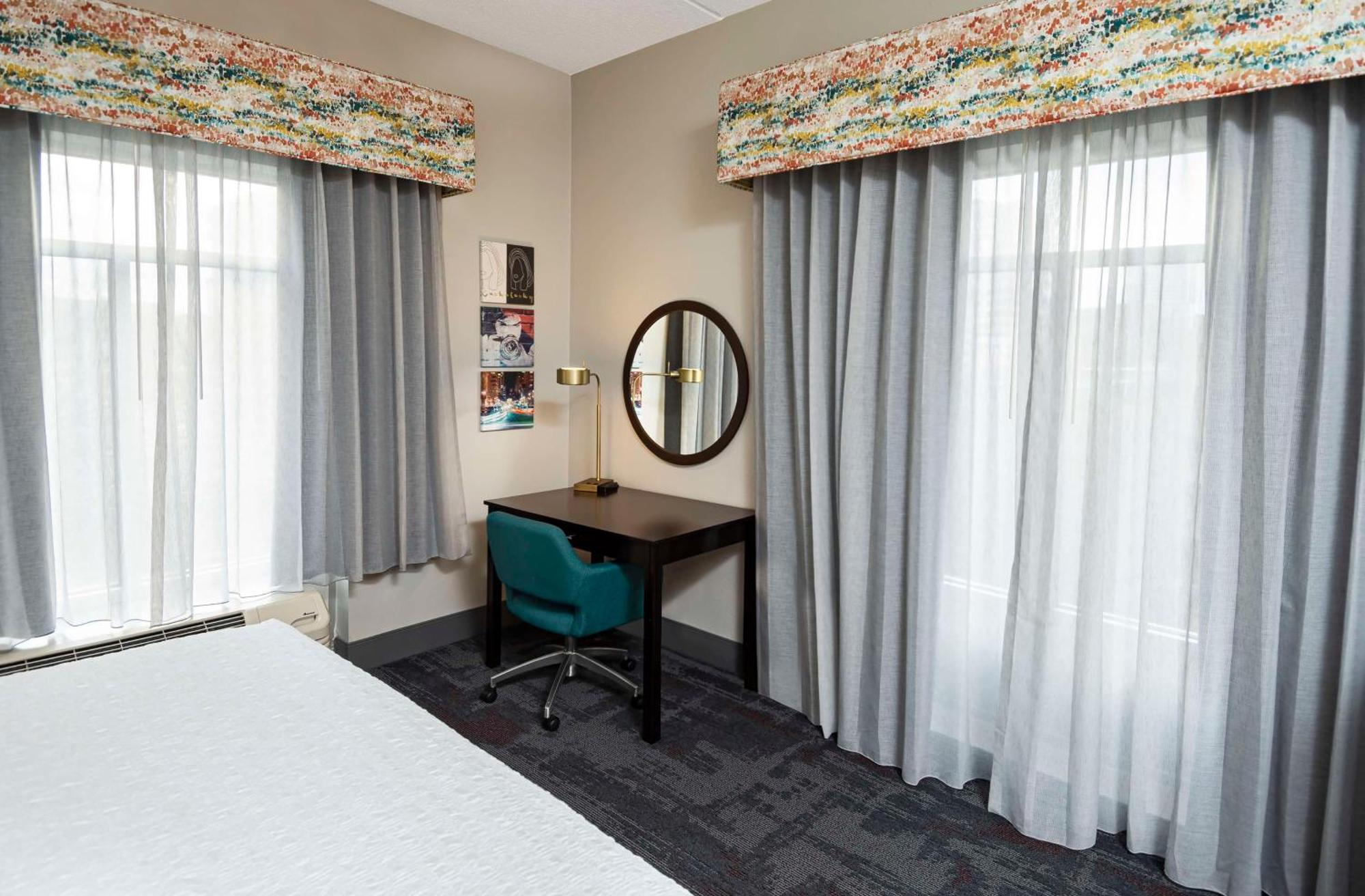 Hampton Inn & Suites - Raleigh Downtown Extérieur photo