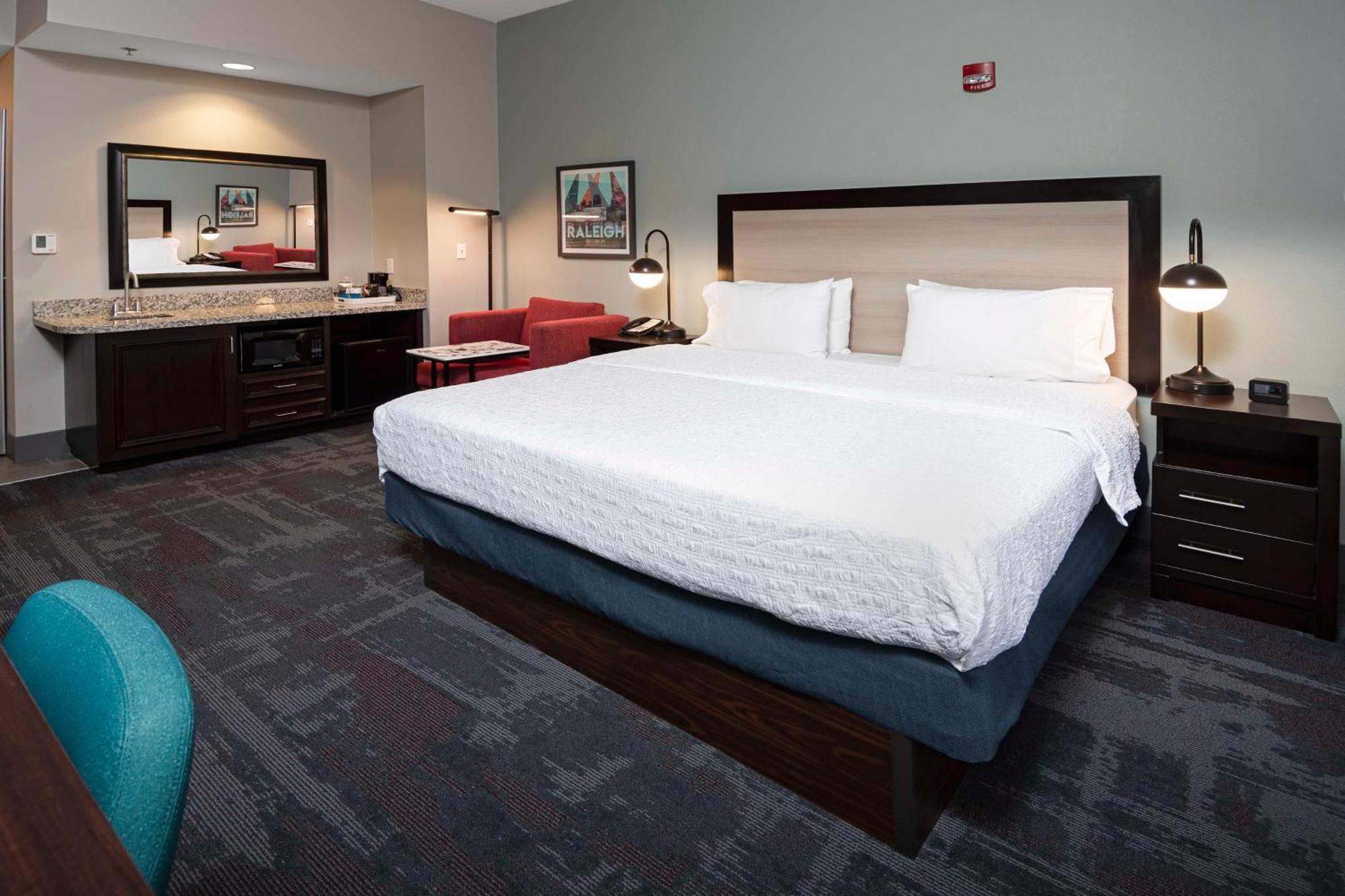 Hampton Inn & Suites - Raleigh Downtown Extérieur photo