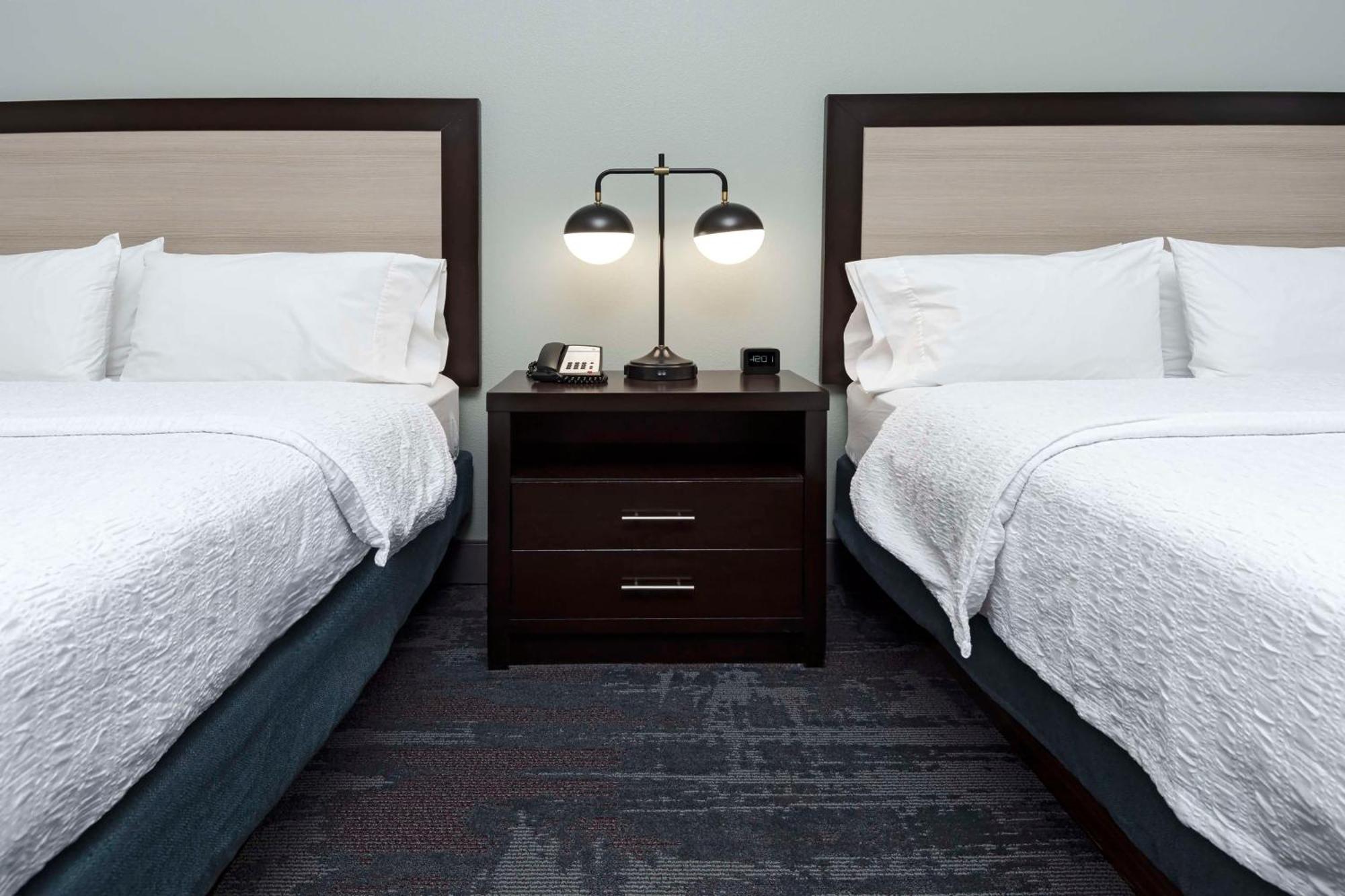 Hampton Inn & Suites - Raleigh Downtown Extérieur photo