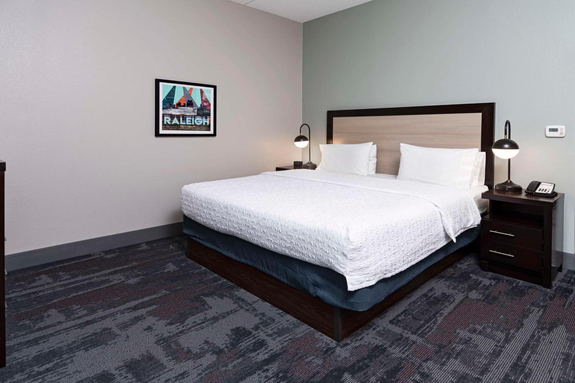 Hampton Inn & Suites - Raleigh Downtown Extérieur photo